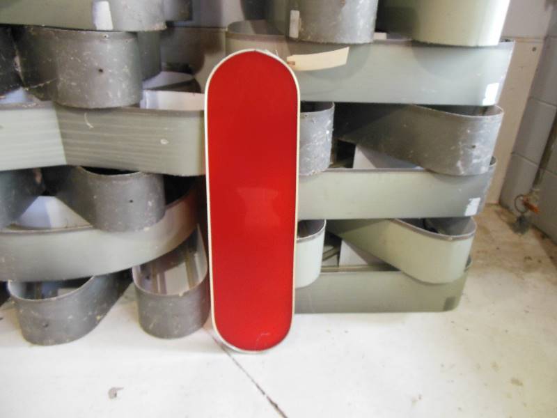 lot 216 image: I Neon Lighted Sign Letter