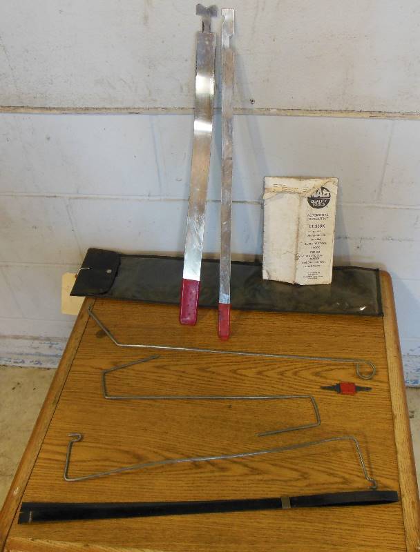 lot 70 image: Automotive Lock Out Kit - LT 350K by Mac Tool Inc