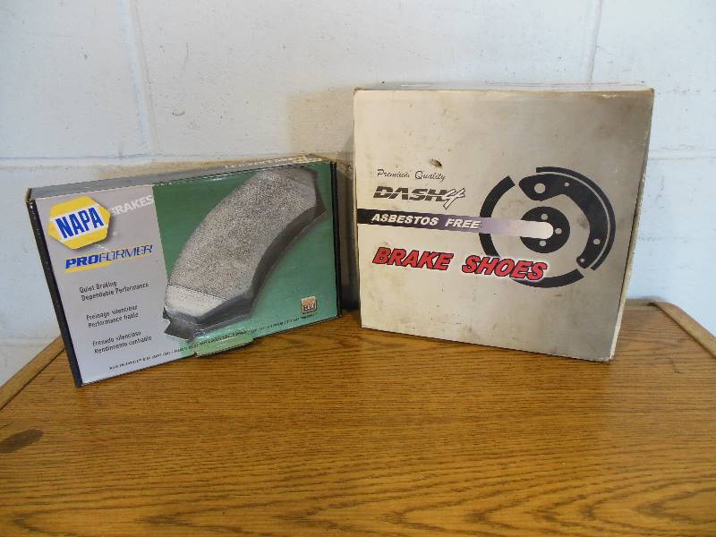 lot 84 image: Napa Proformer Brake Pads and Dash4 Asbestos Free Brake Shoes - B781