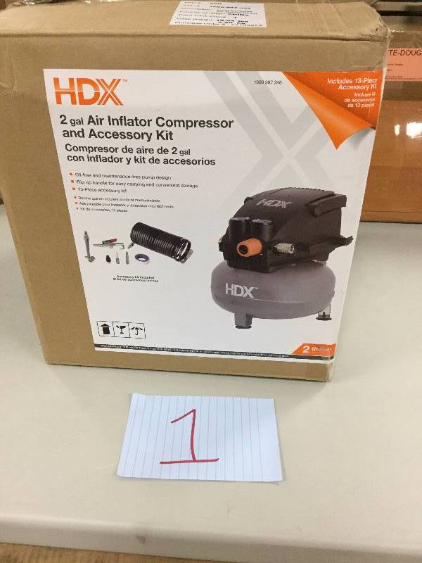 lot 1 image: HDX 2 Gal Air Compressor and accesory Kit open box Never Used