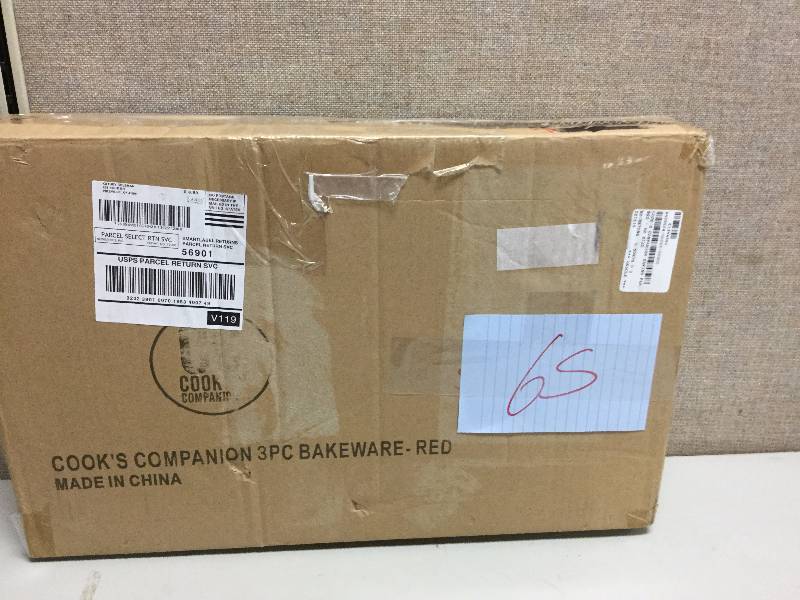 lot 65 image: Cooks Companion 3 PC Bakeware Set Open Box Never used