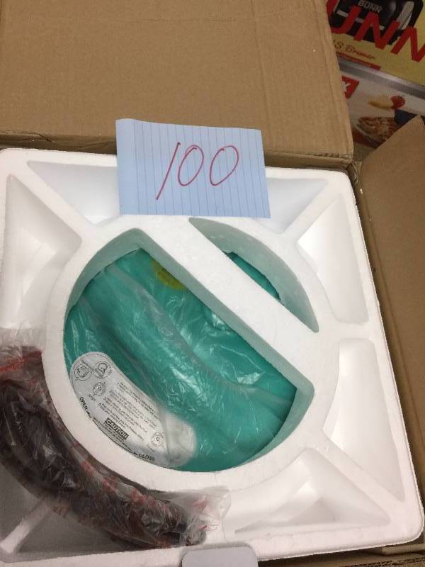 lot 100 image: Elite Bistro 8 Quart Pressure Cooker - open box never used