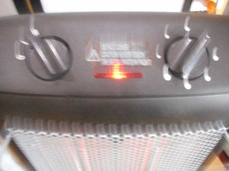 lot 61 image: 1500-Watt 2-Element Infrared Electric Portable Heater