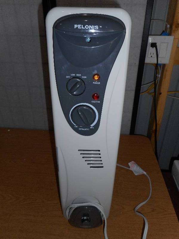 lot 64 image: 1500-Watt Electric Oil-Filled Radiant Portable Heater - Grey
