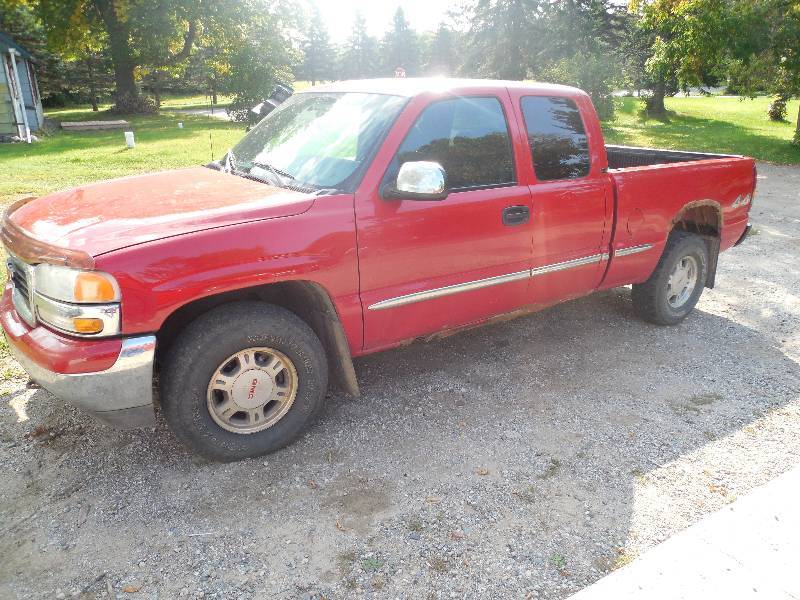 lot 6 image: 2000 GMC Sierra 1500 Extended Cab 4 Door 4x4 Pickup