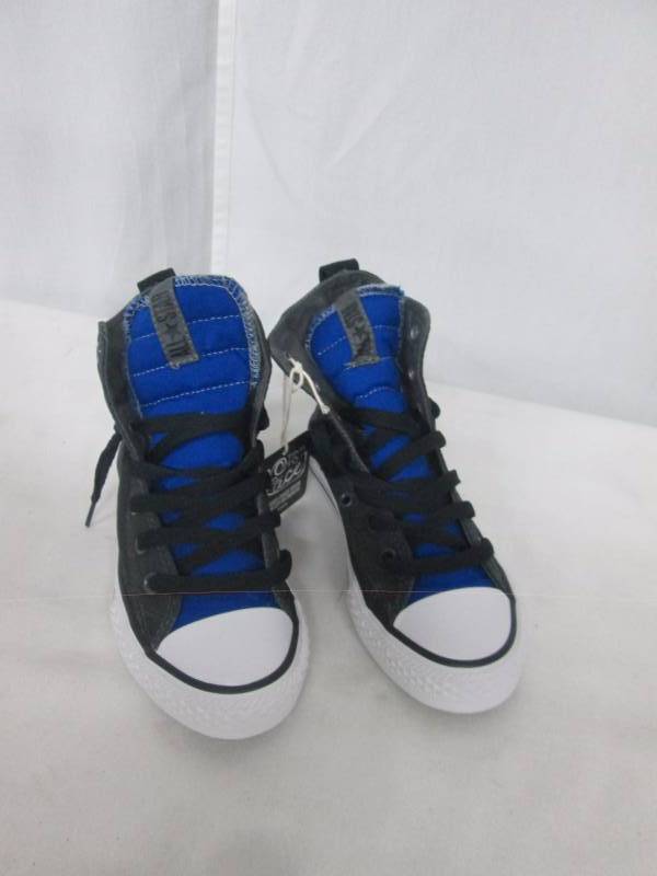 lot 28 image: Converse Kids CT All Star Slip-It Hi-Top