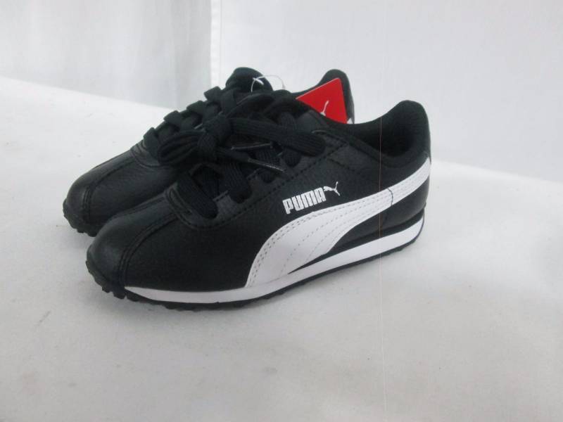 lot 25 image: Puma Kids Junior Turin Sport Shoe