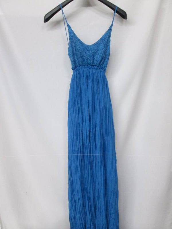 lot 53 image: Summer B Crochet Bra Maxi Low Dress
