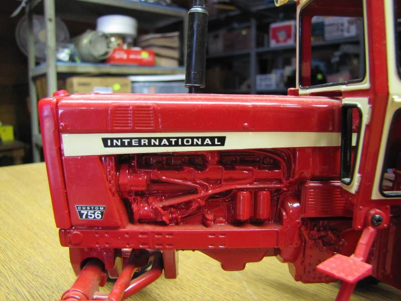 IH Custom 756