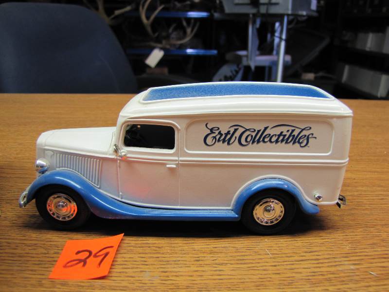 1938 Studebaker Y-Not Home Appliance Center & Ertl Piggy Bank