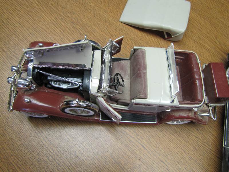 19 Cadillac & 1934 Packard
