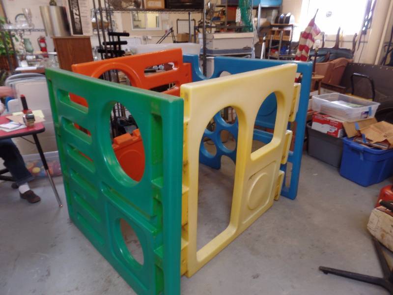 Little Tykes IndoorOutdoor Play Pen