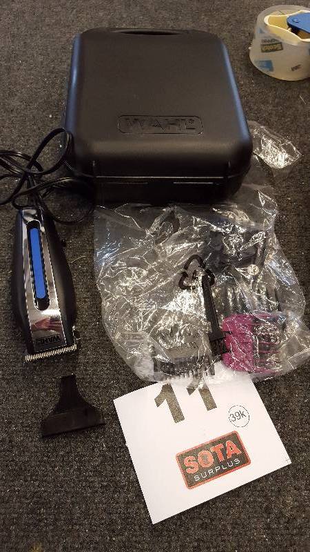 lot 11 image: Wahl Close Cut Pro Haircutting Kit