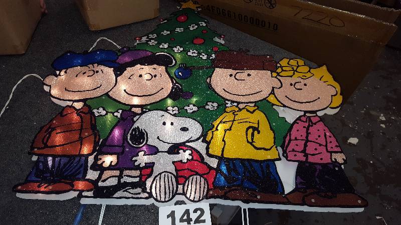 lot 142 image: 36 Peanuts Gang Around the Tree Lighted Yard Art