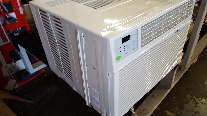lot 100 image: Norpole 12,050 Btu Window Air Conditioner