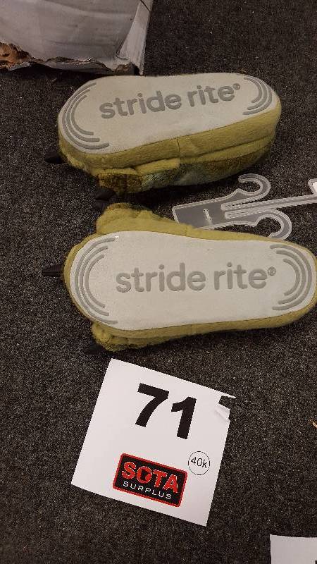 lot 71 image: Kids Striderite Dino Slippers sz -Med  910