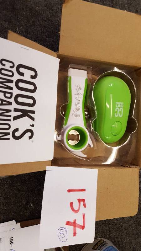 lot 157 image: Can Opener w Kitchen Multi Tool