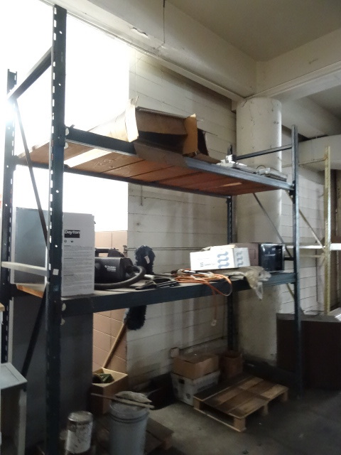 lot 5 image: Pallet Rack