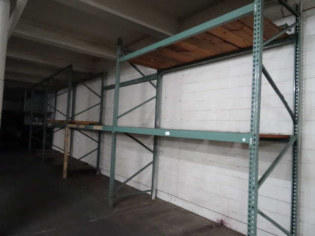 lot 11 image: Pallet Rack