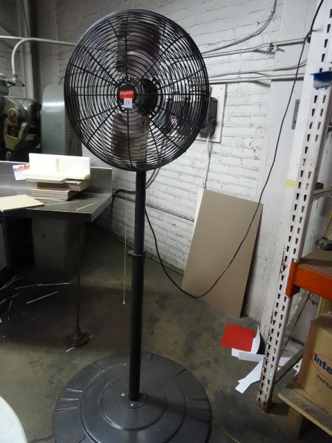 lot 16 image: Fan