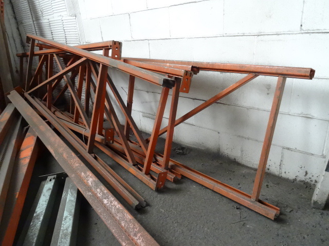 lot 17 image: Pallet Racking