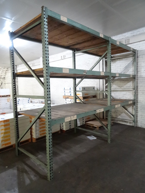 lot 21 image: Pallet Rack