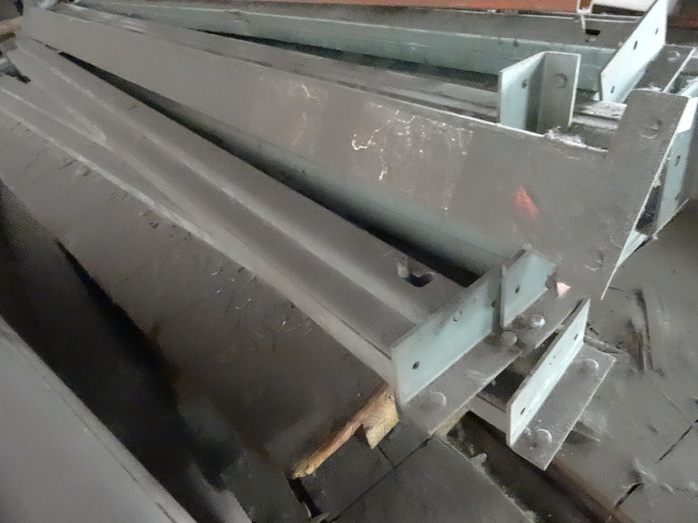 lot 28 image: Pallet Rack Beams
