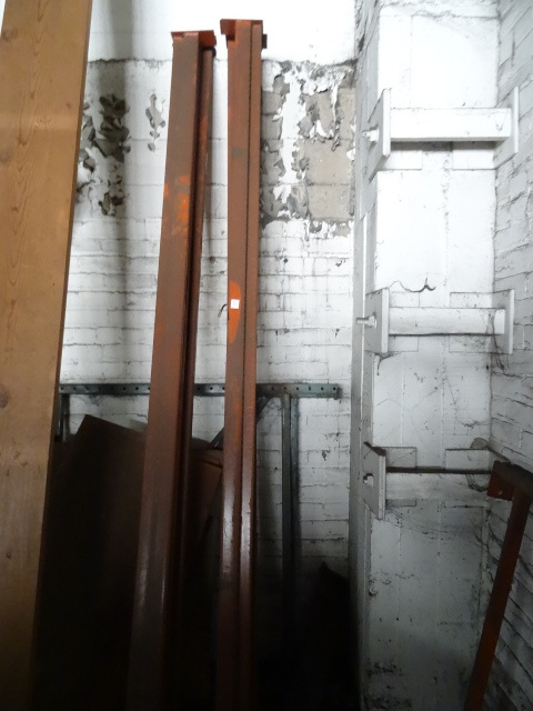 lot 32 image: Pallet Rack Beams