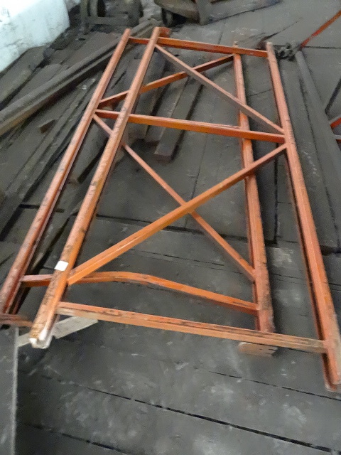 lot 36 image: Uprights