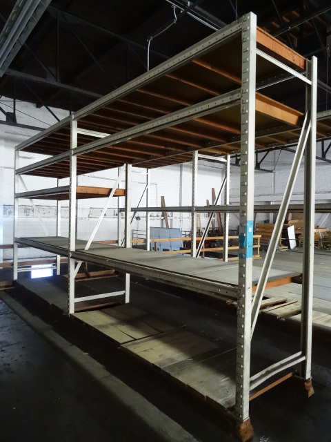 lot 43 image: Pallet Rack Section