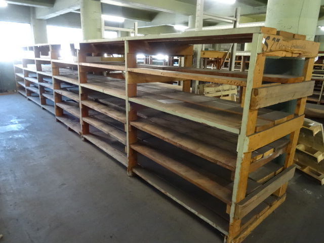 lot 87 image: Shelving Unit