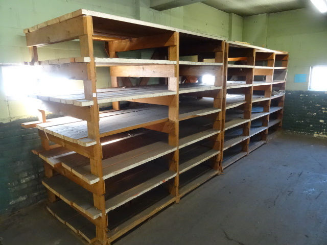 lot 92 image: Shelving Unit