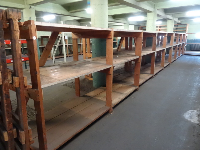 lot 99 image: Shelving Unit