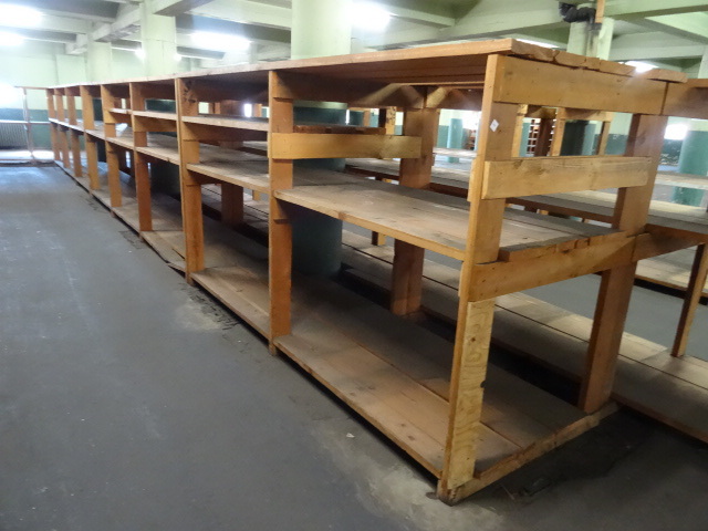 lot 100 image: Shelving Unit