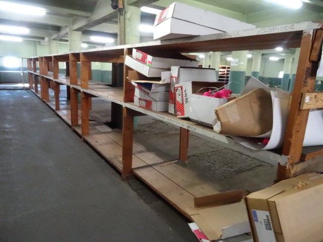 lot 102 image: Shelving Unit