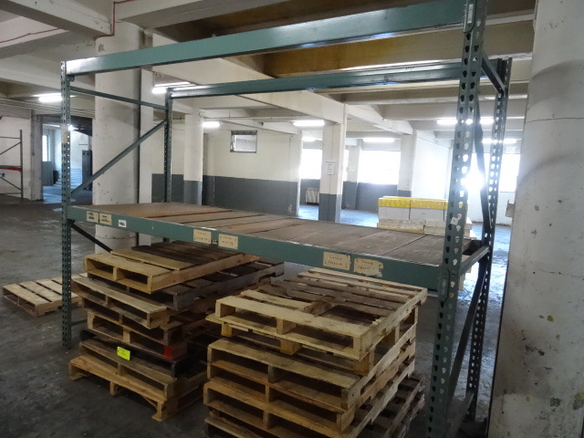 lot 103 image: Pallet Rack