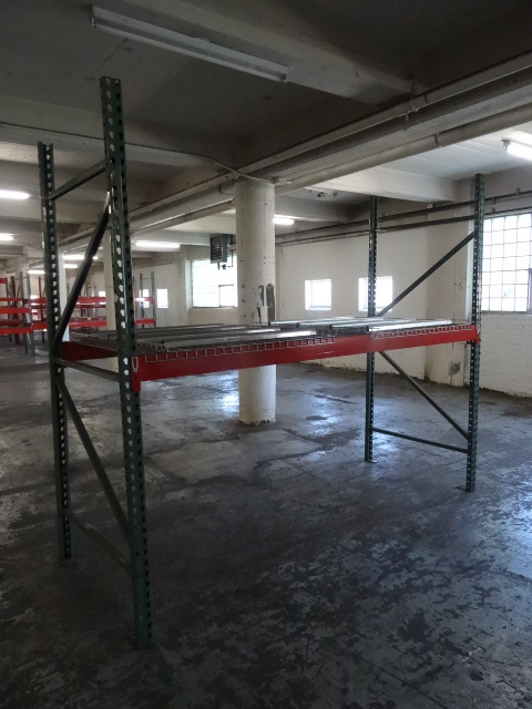 lot 105 image: Pallet Rack