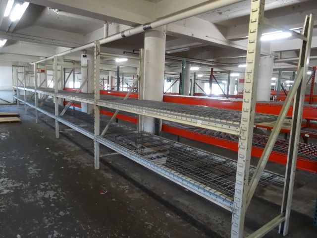 lot 112 image: Pallet Racking