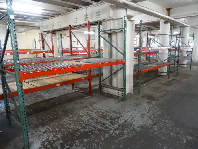 lot 120 image: Pallet Racking
