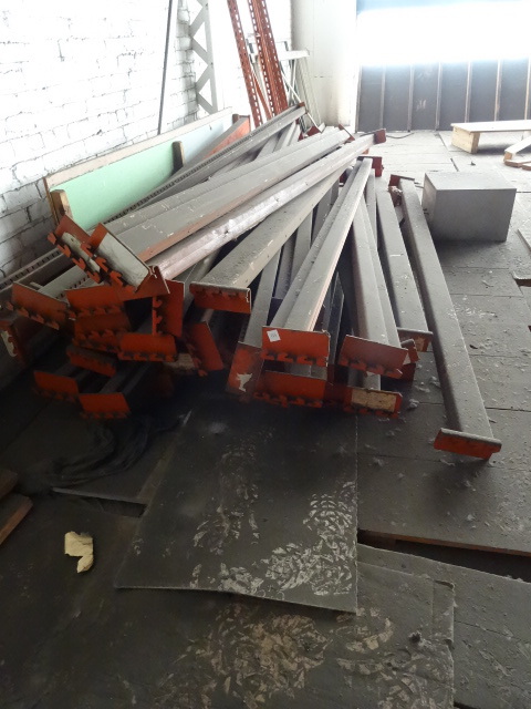 lot 135 image: Beams
