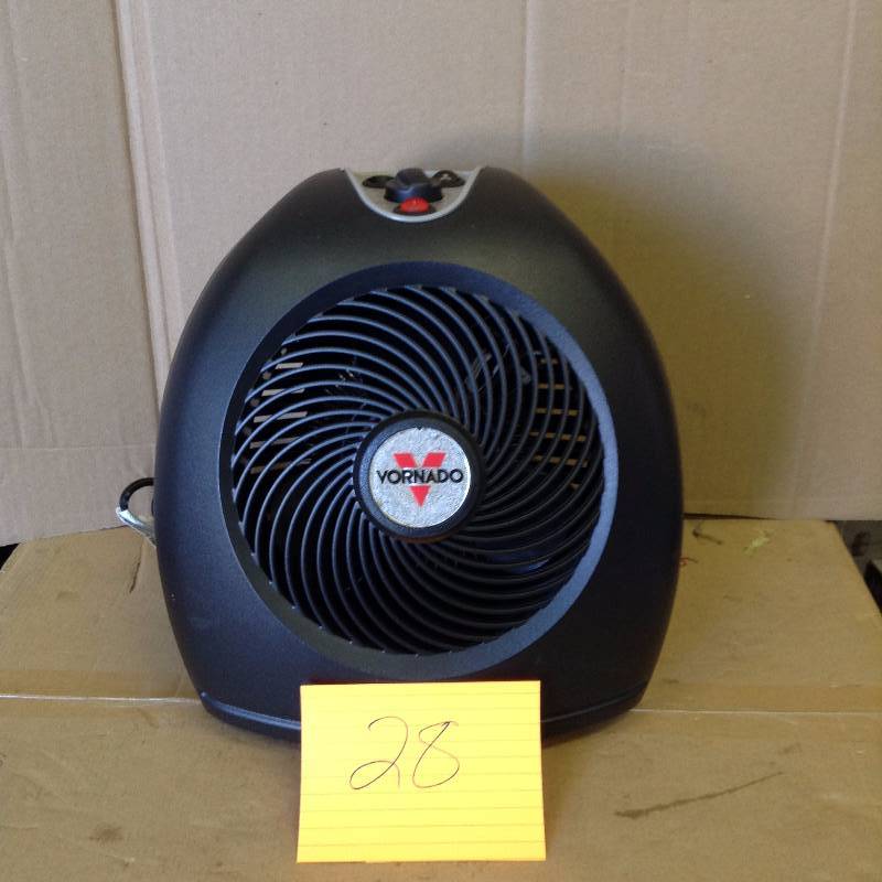 lot 28 image: Vornado Whole room Heater, tested works