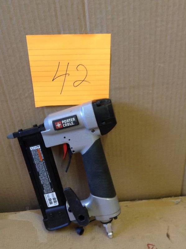 lot 42 image: PORTER-CABLE PIN138 23-Gauge 1-38-Inch Pin Nailer