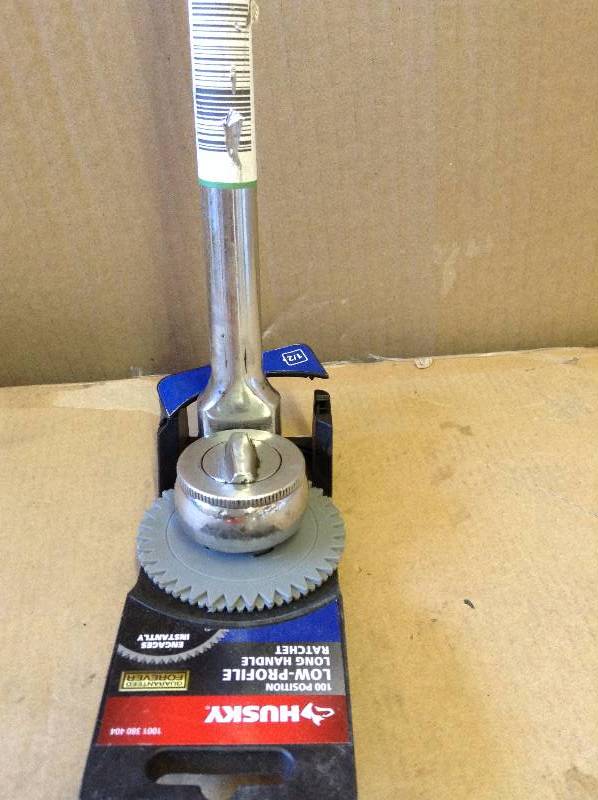 lot 48 image: Husky 100 position Low Profile long handle ratchet