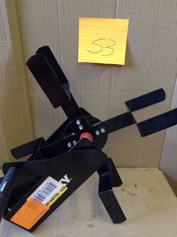 lot 53 image: Husky Manual Air Hose Reel never used