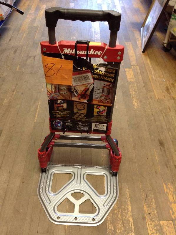 lot 81 image: Milwaukee Foldable 2 wheel truck