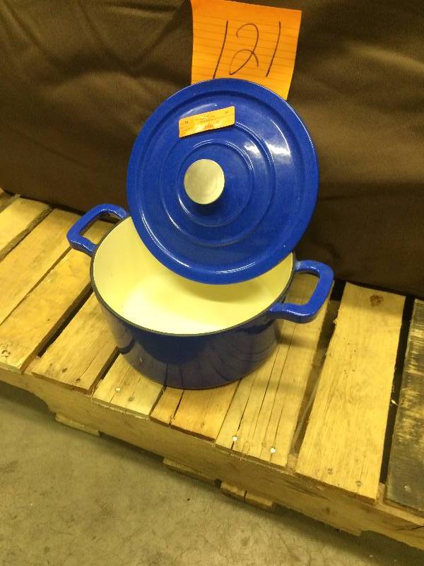 lot 121 image: Food Network 5.5 QT Dutch Oven Caserole not in box in very good condition