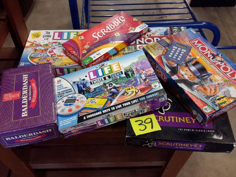 lot 39 image: Misc Games as shown