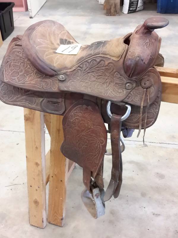 lot 19 image: Western Horse Saddle