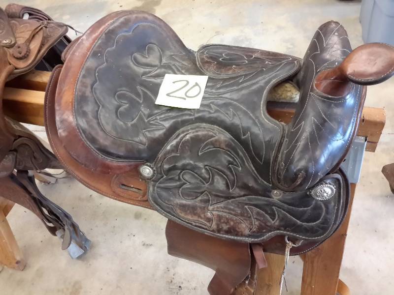 lot 20 image: Western Horse Saddle