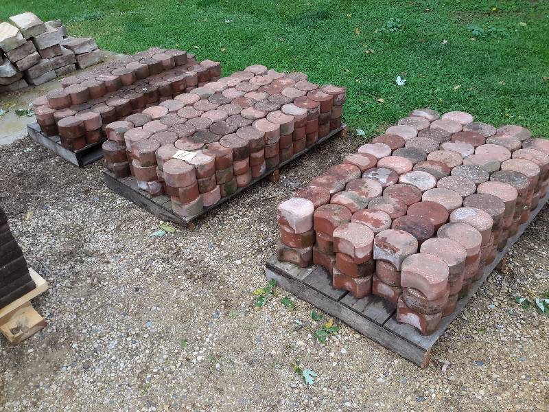 lot 11 image: 396 red brick patio pavers, 34 moon shape